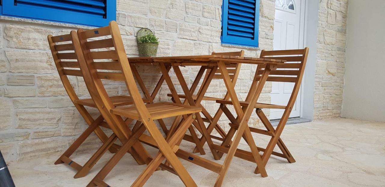Vila Sentio Mare-Apartments Livaic Zeljko Пировац Екстериор снимка