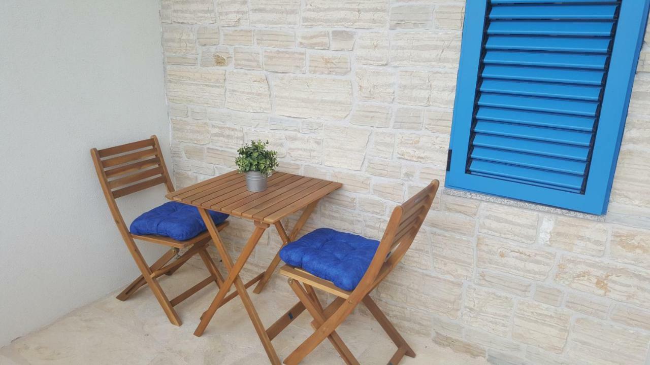 Vila Sentio Mare-Apartments Livaic Zeljko Пировац Екстериор снимка